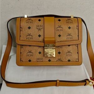 MCM Tracy Shoulder Bag In Visetos